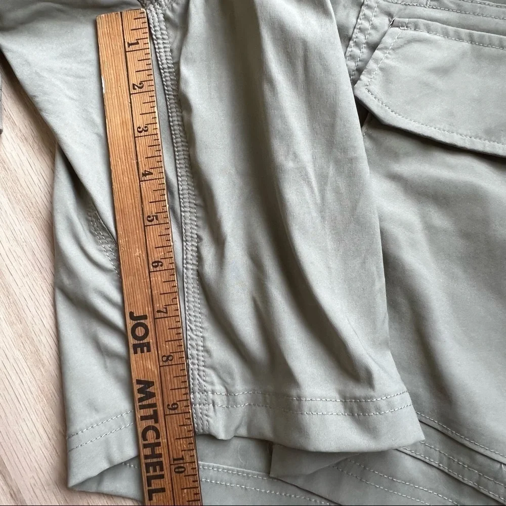 Duluth Trading Flex Dry on the Fly Cargo Shorts - Size 46